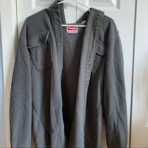 SOLD wrangler men’s button down fleece